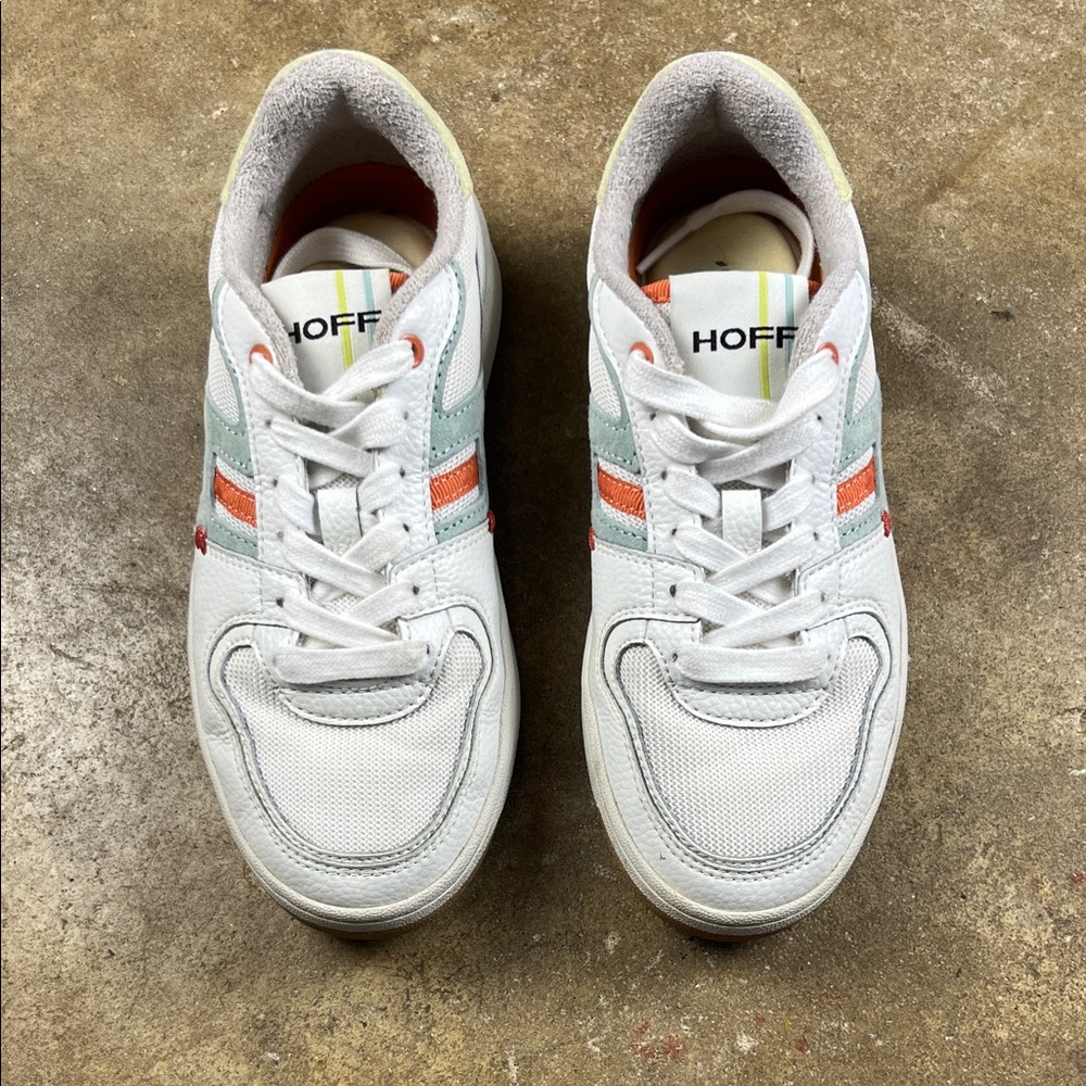 Hoff Opera Sneakers
Size: 6